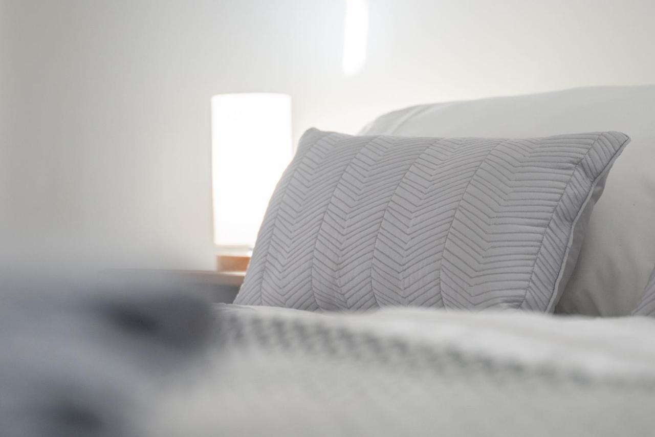 Dwellcome Home Ltd 2 King Beds West End Apt, Half Mile To Union Street Yet Quiet, Free Allocated Parking Space At Rear Entrance & Fast Wifi, Ideal For Long Term Contractor, Corporate, Etc Stays, Regular Housekeeping Option - See Our Site For Assuranc アバディーン エクステリア 写真