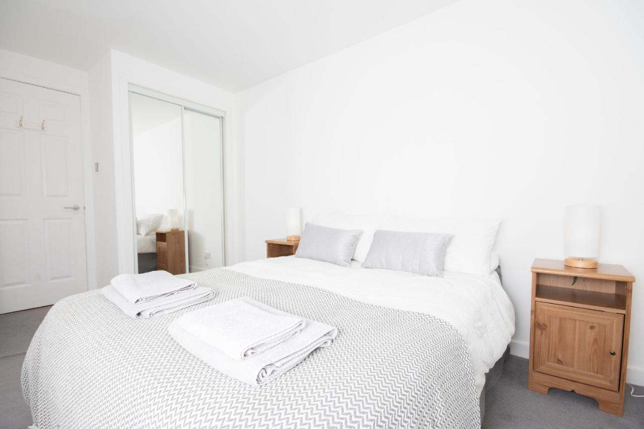 Dwellcome Home Ltd 2 King Beds West End Apt, Half Mile To Union Street Yet Quiet, Free Allocated Parking Space At Rear Entrance & Fast Wifi, Ideal For Long Term Contractor, Corporate, Etc Stays, Regular Housekeeping Option - See Our Site For Assuranc アバディーン エクステリア 写真